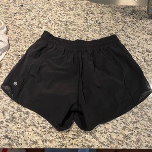 Lululemon Hotty Hot Low Rise Lined Short 4”